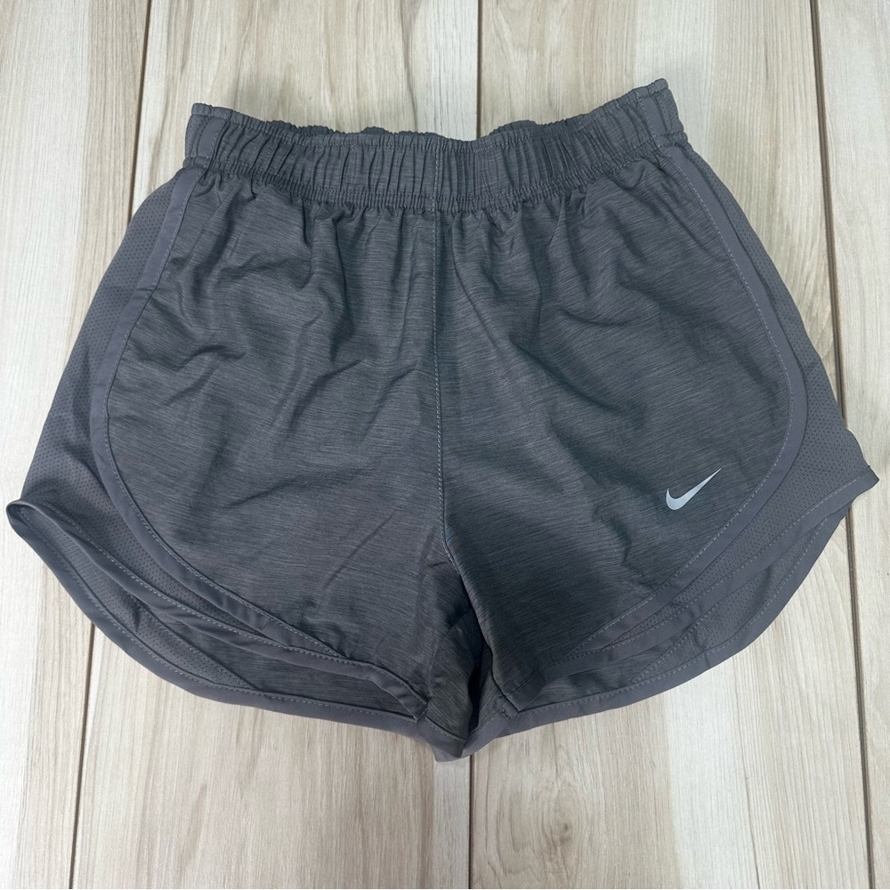 Nike Womens Dry Running Tempo Athletic Shorts DB4487 067 Grunsmoke Gray XS New